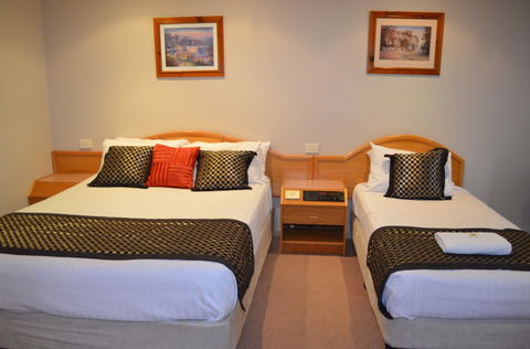 Hilltops Retreat Motor Inn - Accommodation VIC 9