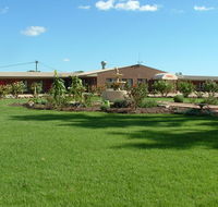 Newell Motor Inn - Accommodation VIC