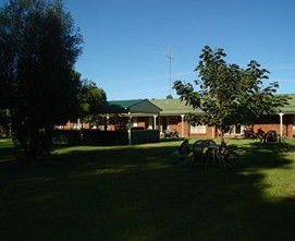 Greenways Holiday Units - Accommodation VIC 3