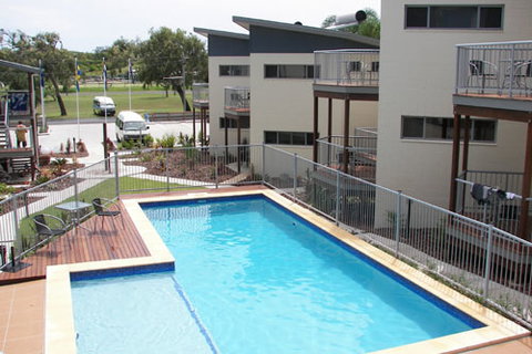 Emu's Beach Resort - Accommodation VIC 0