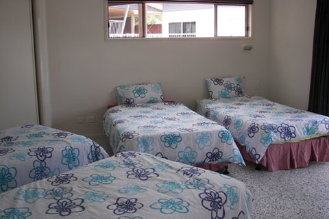 Emu's Beach Resort - Accommodation VIC 2