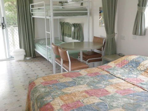 Emerald Cabin And Caravan Village - Accommodation VIC 3