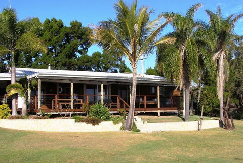 Amity Shaws - Accommodation VIC 5