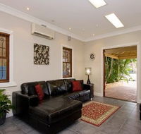 Swan Inn Bed and Breakfast - Accommodation VIC