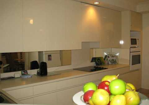 Contessa Holiday Apartments - Accommodation VIC 3