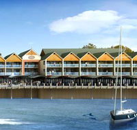 Quality Suites Crest Mandurah - Accommodation VIC