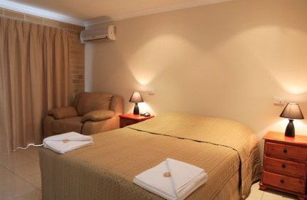 Emerald Central Palms Motel - Accommodation VIC 4