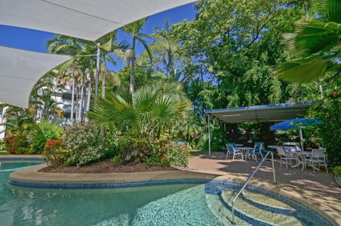 Roydon Beachfront Holiday Apartments - Accommodation VIC 3