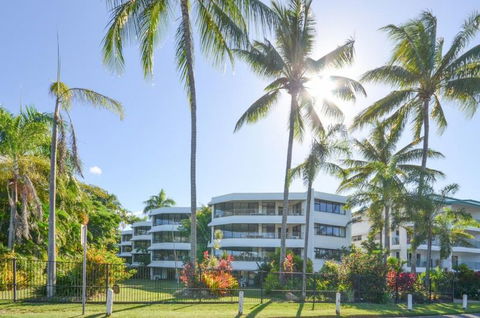 Roydon Beachfront Holiday Apartments - Accommodation VIC 5