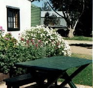 Dunalan Host Farm Cottage - Accommodation VIC