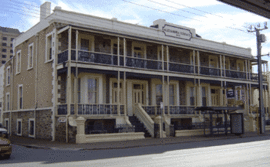 Glenelg Beach Hostel - Accommodation VIC