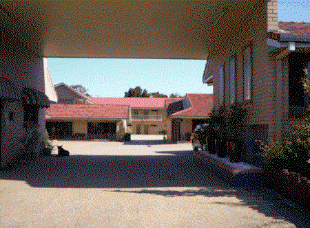 Carseldine Court Motel - Accommodation VIC 2