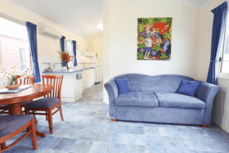 King Reef Resort Hotel - Accommodation VIC 3