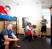 Maze Backpackers And Cb Hotel - Accommodation VIC