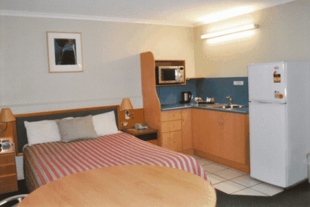 Gladstone Palms Motor Inn - Accommodation VIC 1