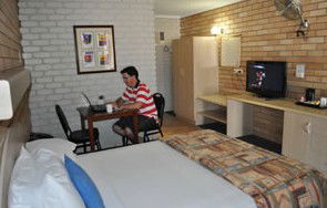 Castle Motor Lodge - Accommodation VIC 1