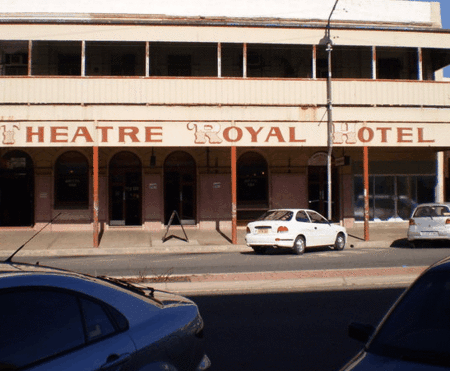 Theatre Royal Hotel - Accommodation VIC
