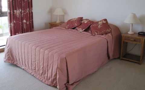 Beach Palms Holiday Apartments - Accommodation VIC 3