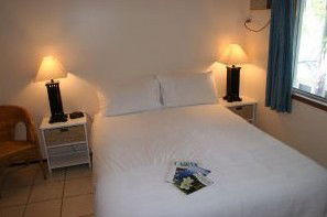 Holloways Beach QLD Accommodation VIC