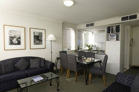 The Manor House - Accommodation VIC 2