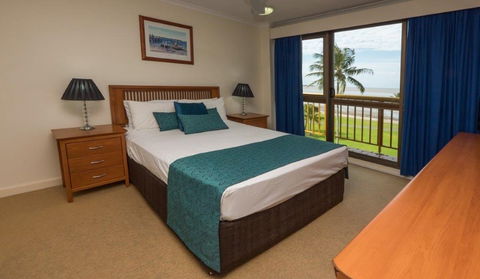 Coral Towers Holiday Apartments - Accommodation VIC 2