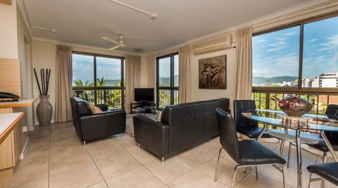 Coral Towers Holiday Apartments - Accommodation VIC 5