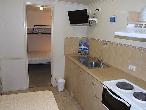Happy Wanderer Village Caravan Park - Accommodation VIC 5
