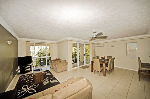 San Mateo On Broadbeach - Accommodation VIC 5