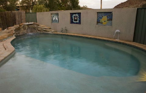 Hillsview Tourist Apartments - Accommodation VIC 1