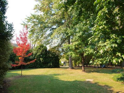 Bright Highland Valley Cottages - Accommodation VIC 3