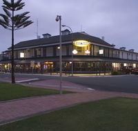Grand Tasman Hotel - Accommodation VIC