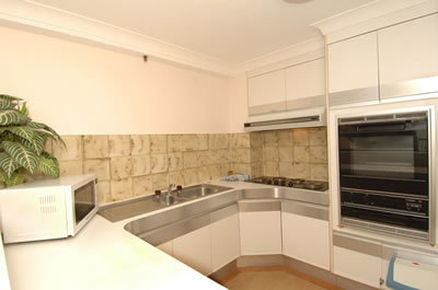 Biarritz Apartments - Accommodation VIC 2