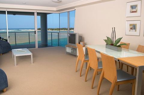 Waves Maroochy River - Accommodation VIC 2