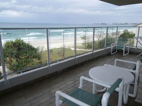 Pacific Surf Absolute Beach Apartments - Accommodation VIC 8