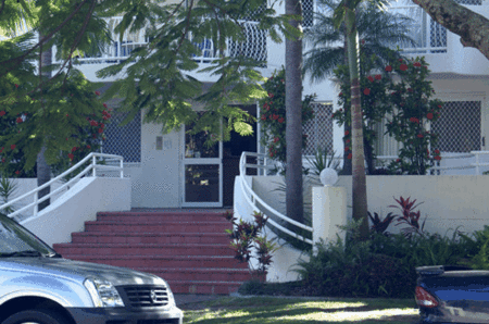 Cannes Court - Accommodation VIC 2