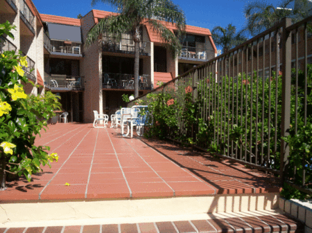 Surfspray Court Holiday Apartments - Accommodation VIC 2