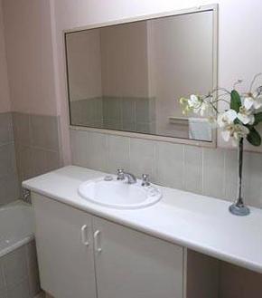 Bayview Beach Holiday Apartments - Accommodation VIC 1