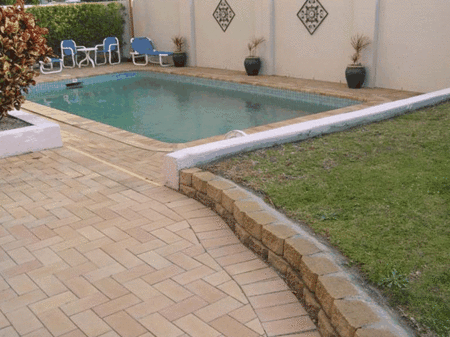 Columbia Tower Holiday Apartments - Accommodation VIC 4