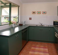 Cocos Beach Bungalows - Accommodation VIC
