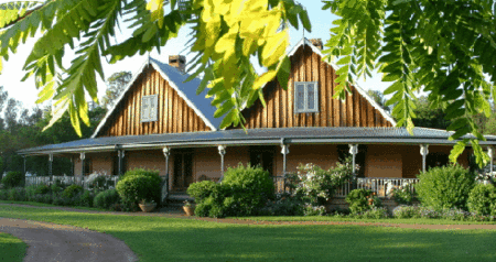 Carriages Country House - Accommodation VIC