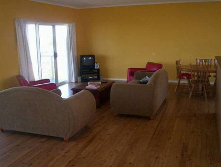 The Dog And Cockle Beach House - Accommodation VIC 1