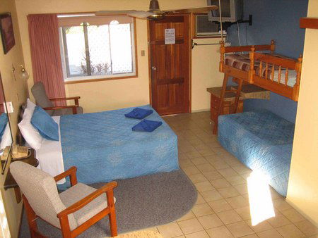 Paradise Court Holiday Units - Accommodation VIC 2