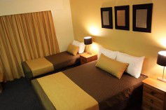 Mt Ommaney Hotel Apartments - Accommodation VIC 1