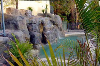 Crusoes Holiday Apartments - Accommodation VIC 0