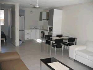 Surfspray Court Holiday Apartments - Accommodation VIC 6