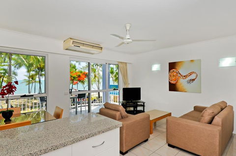 Agincourt Beachfront Apartments - Accommodation VIC 6