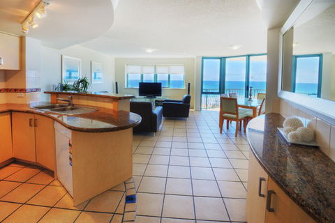 Grand Palais Beachside Resort - Accommodation VIC 2