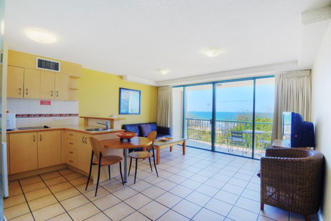 Grand Palais Beachside Resort - Accommodation VIC 4