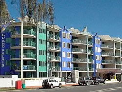 Grand Palais Beachside Resort - Accommodation VIC 8