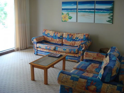 Horizons Burleigh Heads Holiday Apartments - Accommodation VIC 3